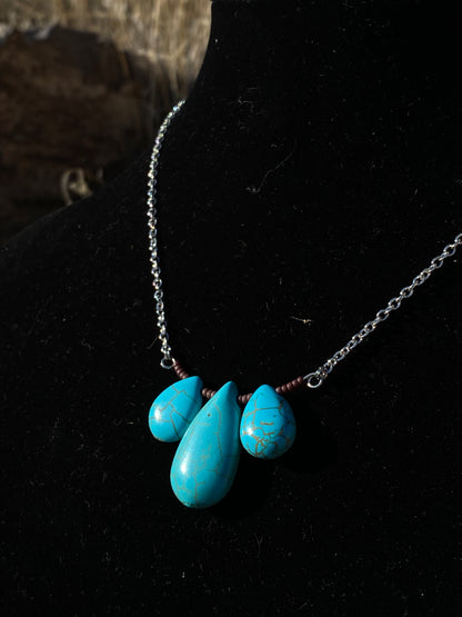 3 Teardrop Style Bar Necklace